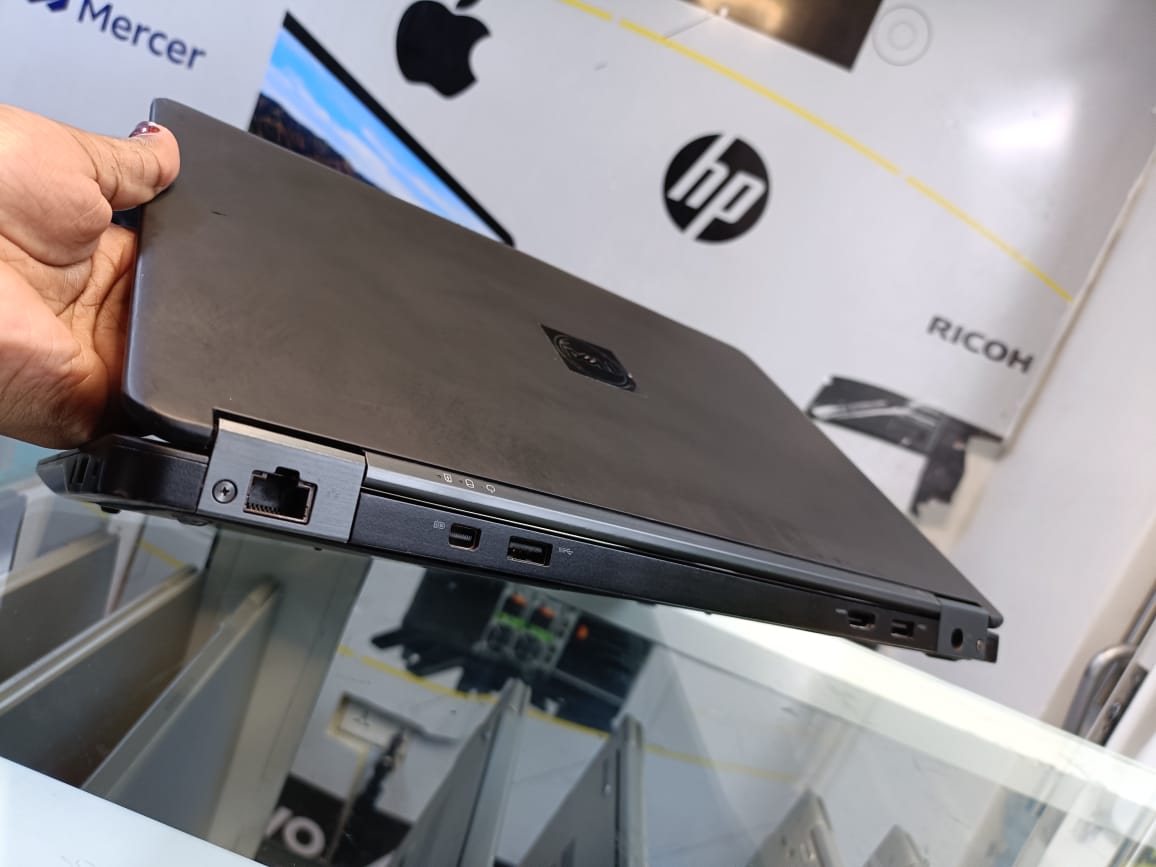 REFUBLISHED DELL LATITUDE 7450  COI7  5TH GENERATION 8GBRAM 256SSD
Powered by an Intel Core i7 5th Generation processor, this laptop is built to handle multitasking, business applications, and daily