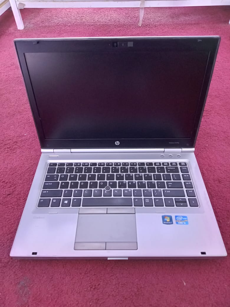 REFURBLISHED HP ELITEBOOK 8470P COI5 4GBRAM 500GBHDD SILVER
laptop is designed for professional use, known for durability, decent performance for office tasks, moderate multitasking, and multimedIA