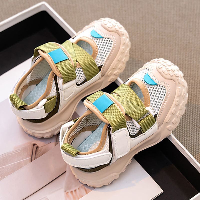 Girls' Sandals 2025 Summer New Children's Sports Shoes Baotou Sandals Boys' Sandals Hollow Fashion Beach Shoes