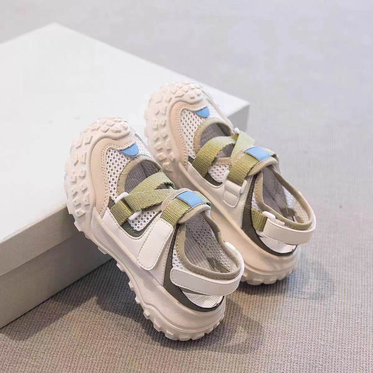 Girls' Sandals 2025 Summer New Children's Sports Shoes Baotou Sandals Boys' Sandals Hollow Fashion Beach Shoes