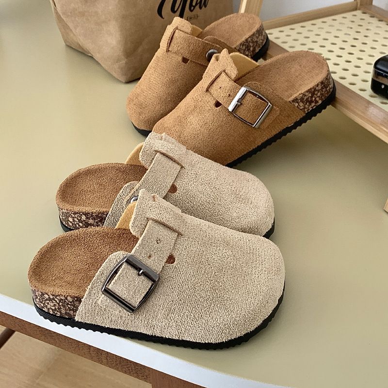 Fashion children's cork shoes are comfortable and non-slip for boys and girls in summer. Baotou semi-slippers are retro and wear sandals wholesale.