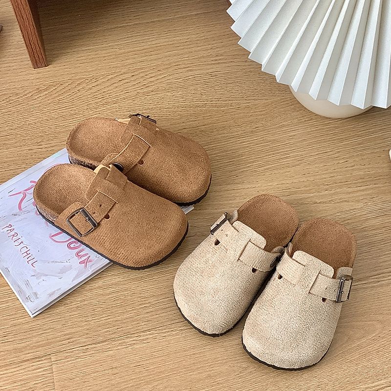 Fashion children's cork shoes are comfortable and non-slip for boys and girls in summer. Baotou semi-slippers are retro and wear sandals wholesale.
