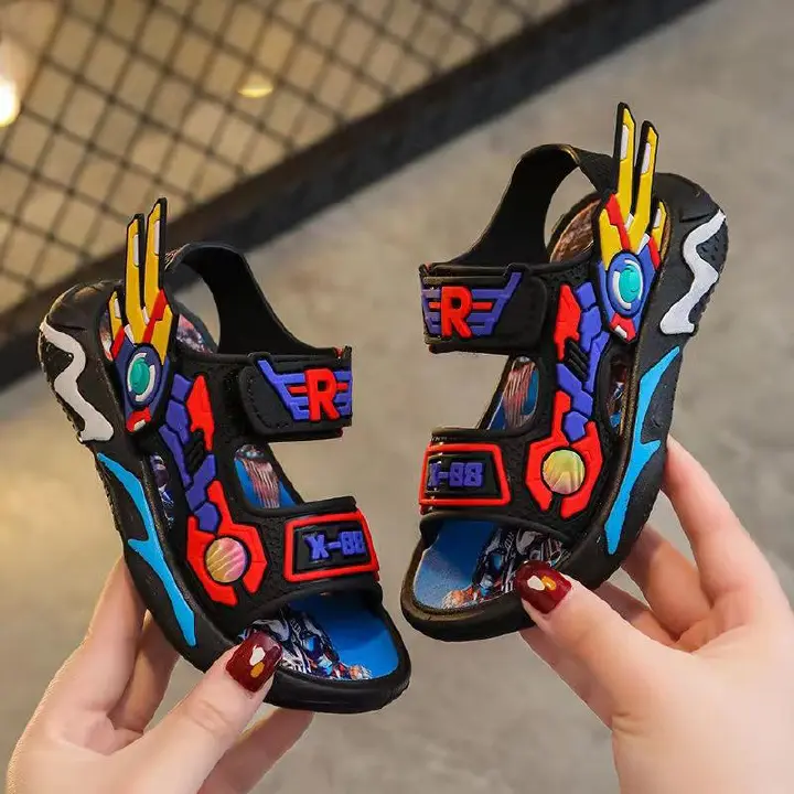 2025 new summer boy sandals summer light and handsome wear-resistant soft-soled boys beach shoes children's shoes