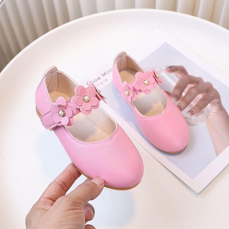 New girls' leather shoes party shoes children's performance shoes white students' single shoes etiquette flower girl school shoes with soft soles and tendons are comfortable.