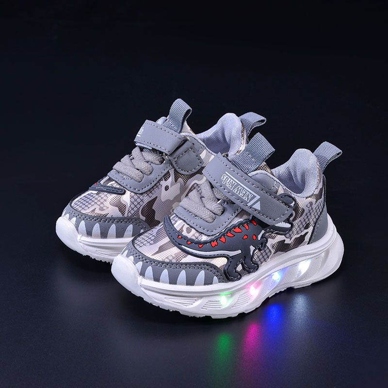 Fashion Girls Shoes Spring New Cartoon Boys Shoes Soft Soled Kids Sports Shoe Anti Slip Girl Casual Shoes Simple LED Light Shoe