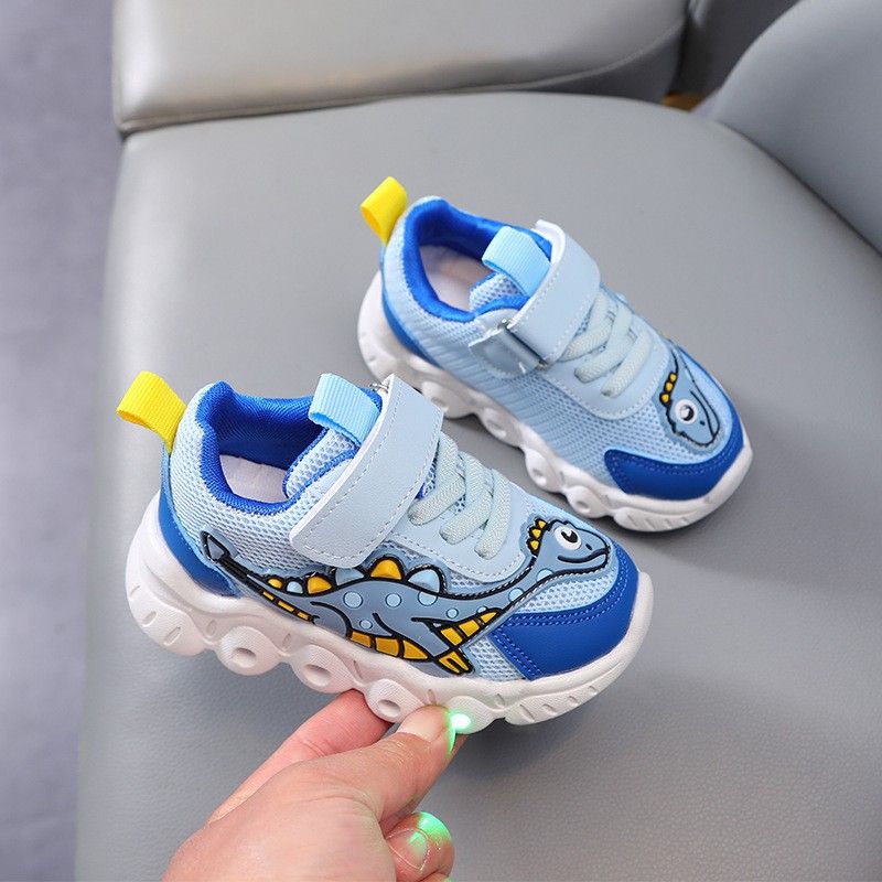 New spring and autumn boys' sports shoes and girls' mesh breathable children's baby light-emitting sports shoes