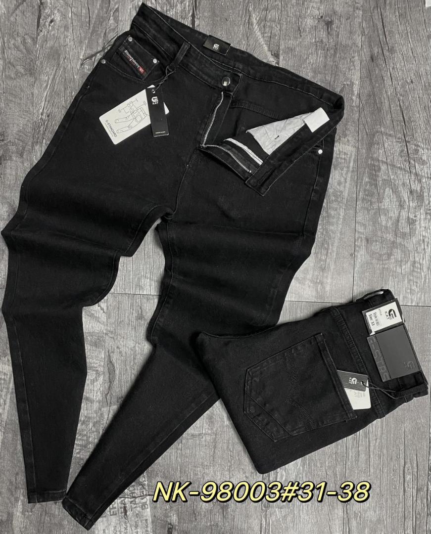 BLACK MEN PLAIN JEANS🎱 This men jeans trouser is a high end quality and slightly stretchy, it is durable and fashionable. It's a hard material jeans marking it's durability. It is flexible and suitab