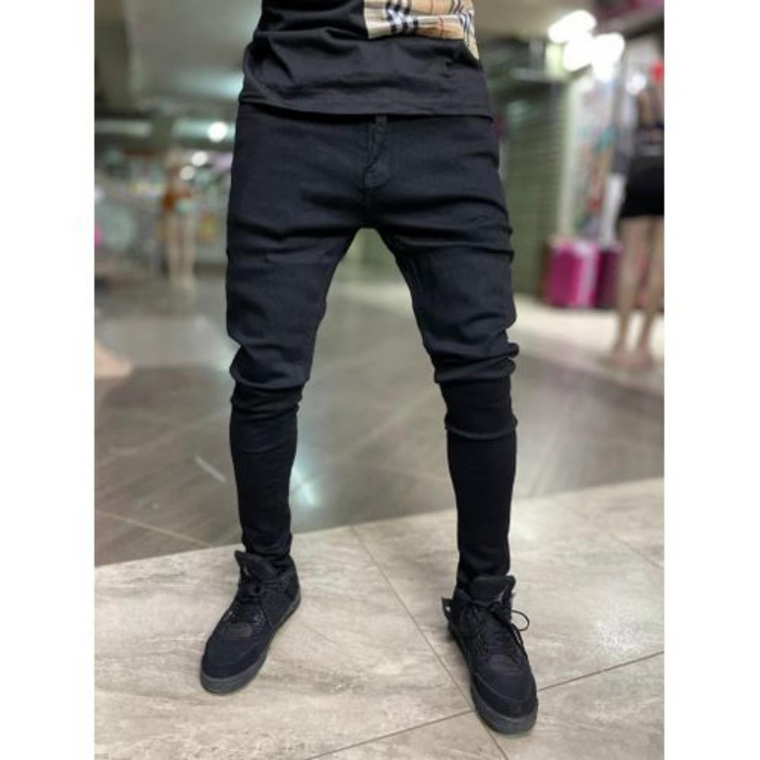 BLACK MEN PLAIN JEANS🎱 This men jeans trouser is a high end quality and slightly stretchy, it is durable and fashionable. It's a hard material jeans marking it's durability. It is flexible and suitab