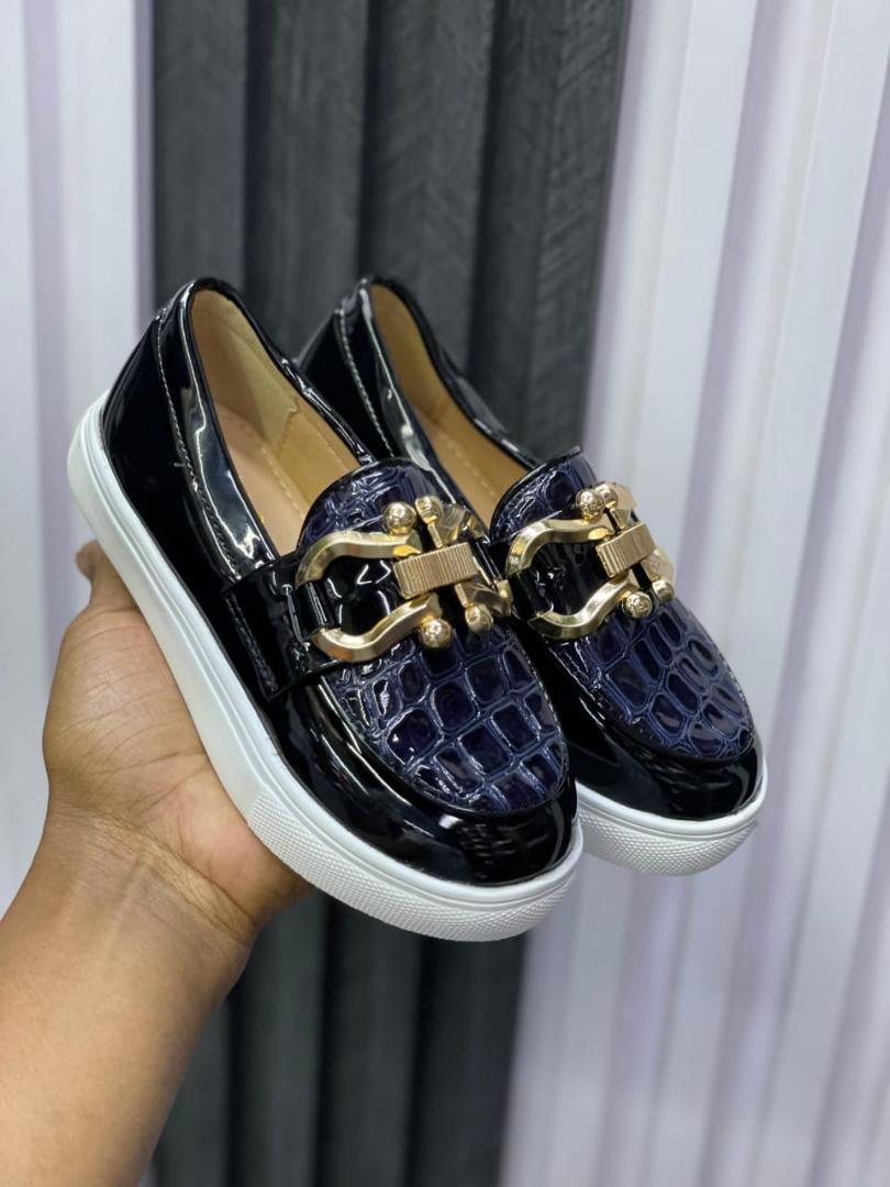 KIDS LOAFER🎱 This kids shoes are fashionable durable with a touch of class. They are pure leather loafers with a rubber out sole and inner comfortable sole. They are suitable in all occasion and flex