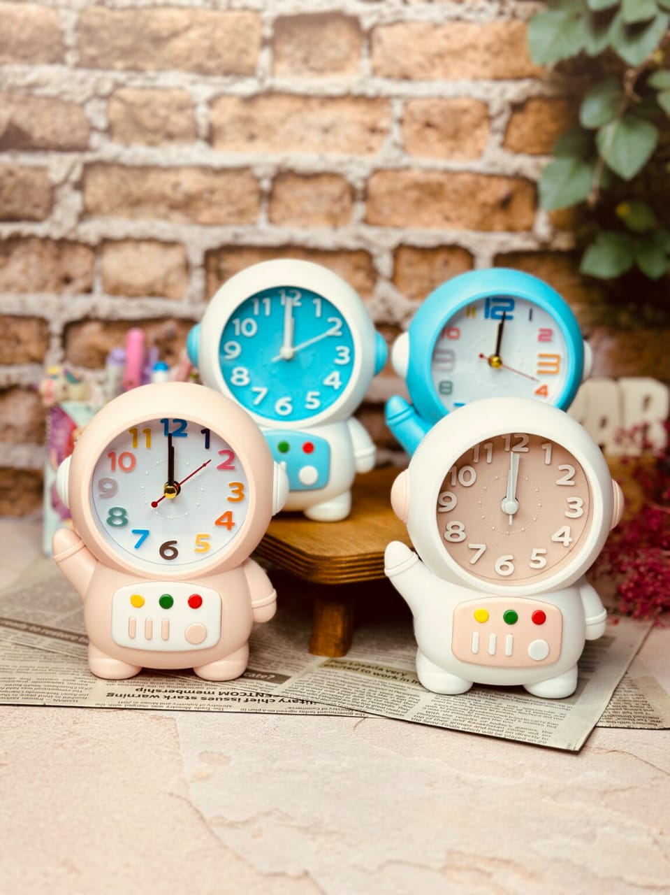 Creative Astronaut Student Bedside Alarm Clock, Personalized Craft alarm Clock, Kids alarm clock, back to school kids alarm clock, Living Room Bedroom Study Room Decoration