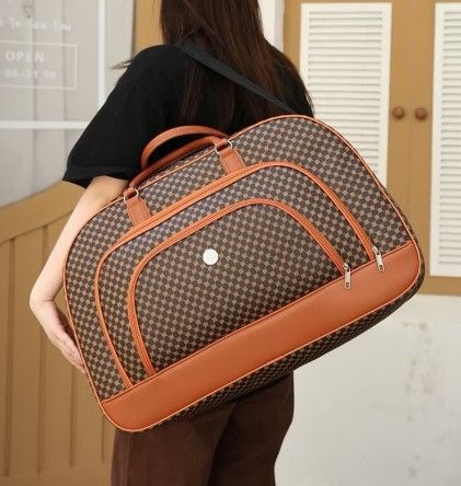 Stylish Brown Checkered Travel Duffle Bag – Unisex Weekend Bag | Lightweight Carry-On Bag | Men’s & Women’s Travel Holdall