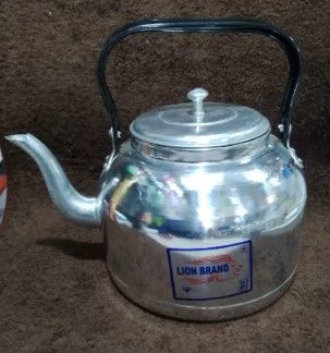 Heavy-Duty Aluminum Kettle – Classic Teapot for Home & Outdoor Use  3L