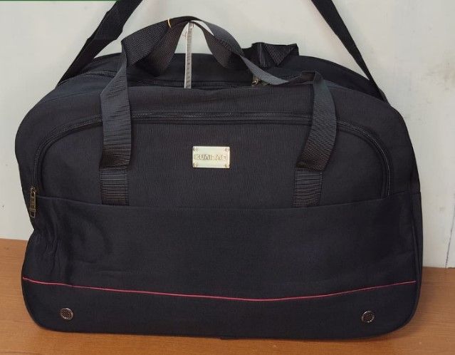 Classic Black Travel Bag Duffel – Spacious, Durable & Lightweight Luggage Bag for Men and Women Big storage, durable zippers, and sturdy handles . weekend getaways, gym sessions, or business Trip