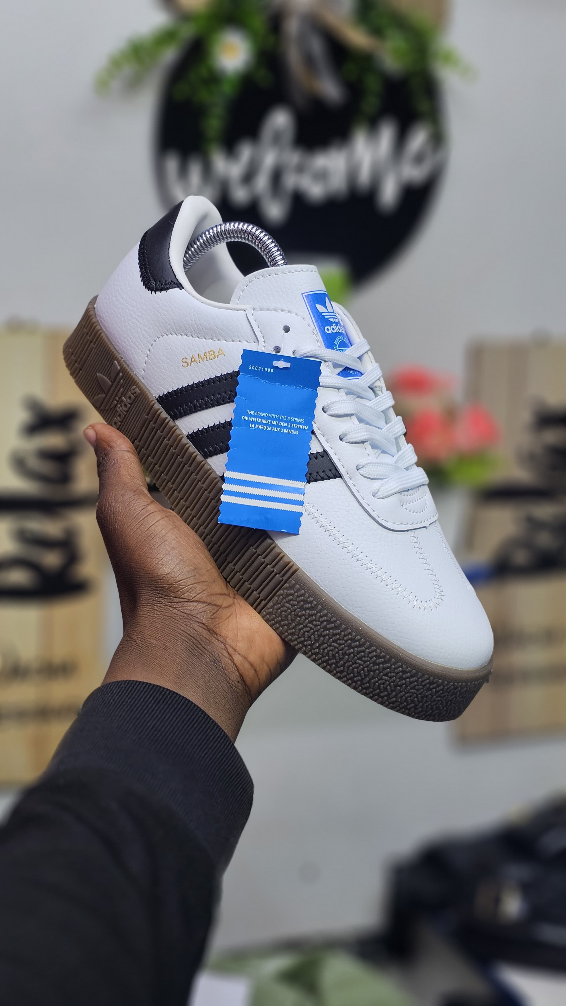 NEW ARRIVAL⚡SAMBA DOUBLE SOLE🔥HIGH quality double sole unisex sneakers ,All season wearing men/ladies fashioned sneakers🥰 wery elegant sneaker availble in all colours eg white black pink etc🥰😘⚡
