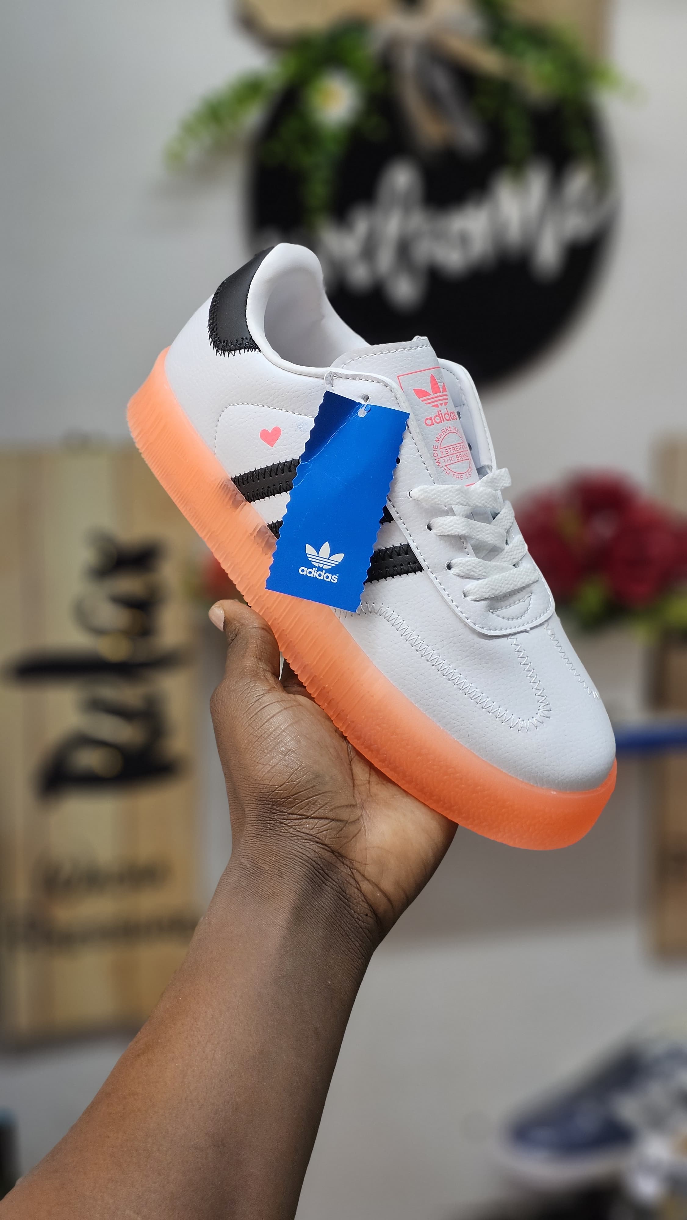 NEW ARRIVAL⚡SAMBA DOUBLE SOLE🔥HIGH quality double sole unisex sneakers ,All season wearing men/ladies fashioned sneakers🥰 wery elegant sneaker availble in all colours eg white black pink etc🥰😘⚡