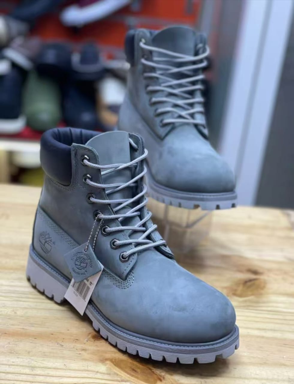 ⚡ORRIGINAL/LATEST TIMBERLAND⚡NEW ARRIVAL STAMPED ELEGANT TIMBERLAND FOR MEN , ALL SEASON UNISEXWEARING,FOR REAL MEN/women ,AVAILABLE IN BROWN GREY AND BLACK; very cute looking🥰🥰🥰🥰