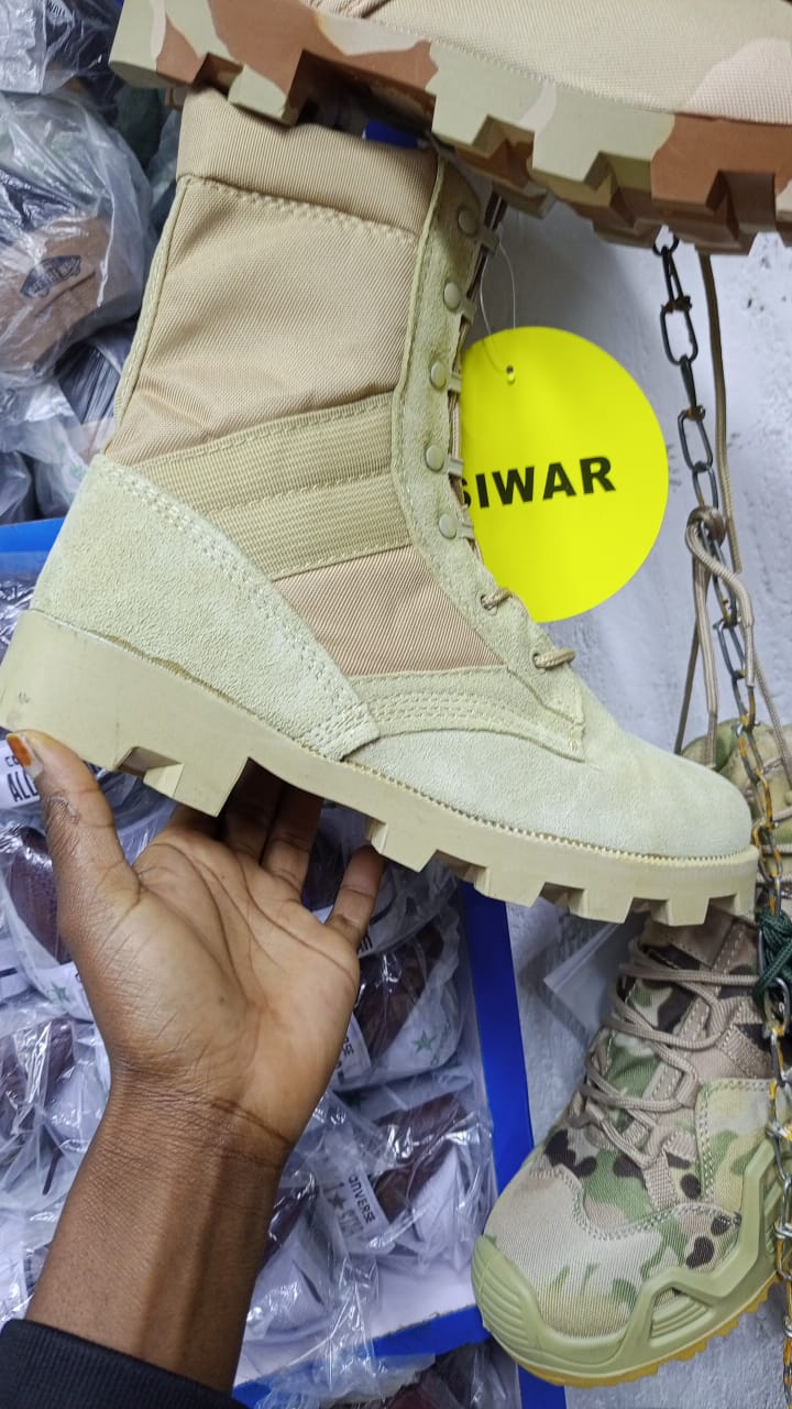 ORIGINAL/LATEST NEW ARRIVAL SIWAR ⚡high quality Comouflege military tactical boots for men and employed civil servants and solders ⚡very hard to break or a nail to penetrate so very safe to users⚡💯