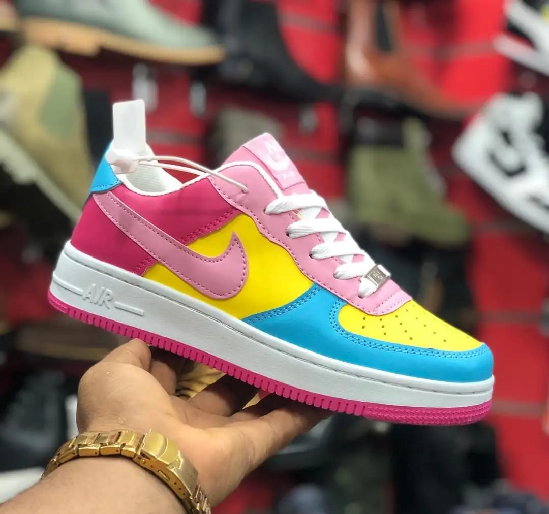 ⚡LADIES AIR FORCE 1, New arrivall⚡Ladies SNEAKERS 🔥HIGH QUALITIY ladies fashioned sneakers/girls airfoce fashion available in;all colours as at picture very cute looking 🥰 and admired🥰generic🥰