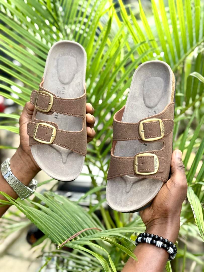🔥 ORIGINAL / LATEST WOMEN'S🔥 FASSIONED⚡ AND CLASSIC  BIRKENSTOCK SANDALS❤‍🔥HIGH QUALITY  ENGINEERED FOR CONFORT🔥 FRESH VIBES WITH CLASSIC BIRKENSTOCK SANDALS⚡🔥
