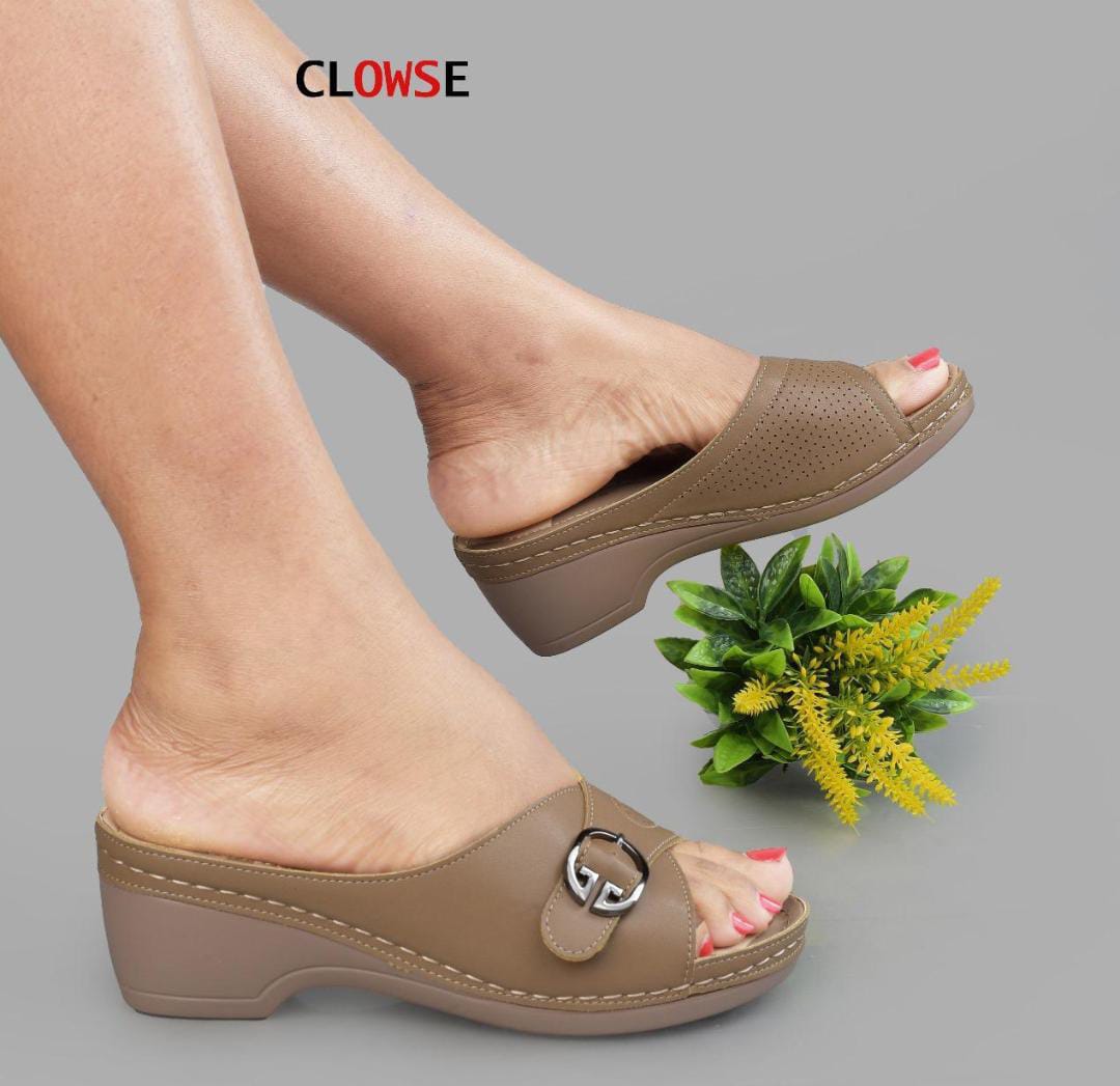 🔥 NEW ALERT / ARRIVAL NEW LADIES  WEDGE HEELS  🔥 HIGH QUALITY LADIES HEELS ⚡ LEVEL UP YOUR LOOK  WITH 🔥🔥⚡THIS NEW FASSIOBABLE AND CLASSIC  LADIES WEDGE HEELS🔥🔥⚡ FLAT ENOUGH FOR CONFORT❤‍🔥