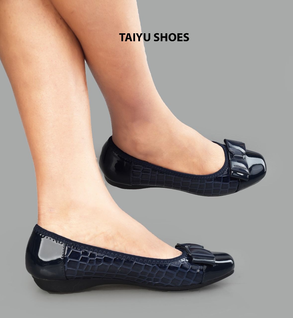 NEW ALERT LADIES FLAT SHOES  🔥🔥 HIGH Q UALITY FASSIONED LADIES FLATS DESIGNED TO TURN HEADS AND  LIFT YOUR CONFIDENCE  ⚡ CONFORTABLE AND CLASSY LADIES FLATS   ❤‍🔥 ALL COLOURS AVAILABLE❤‍🔥⭐