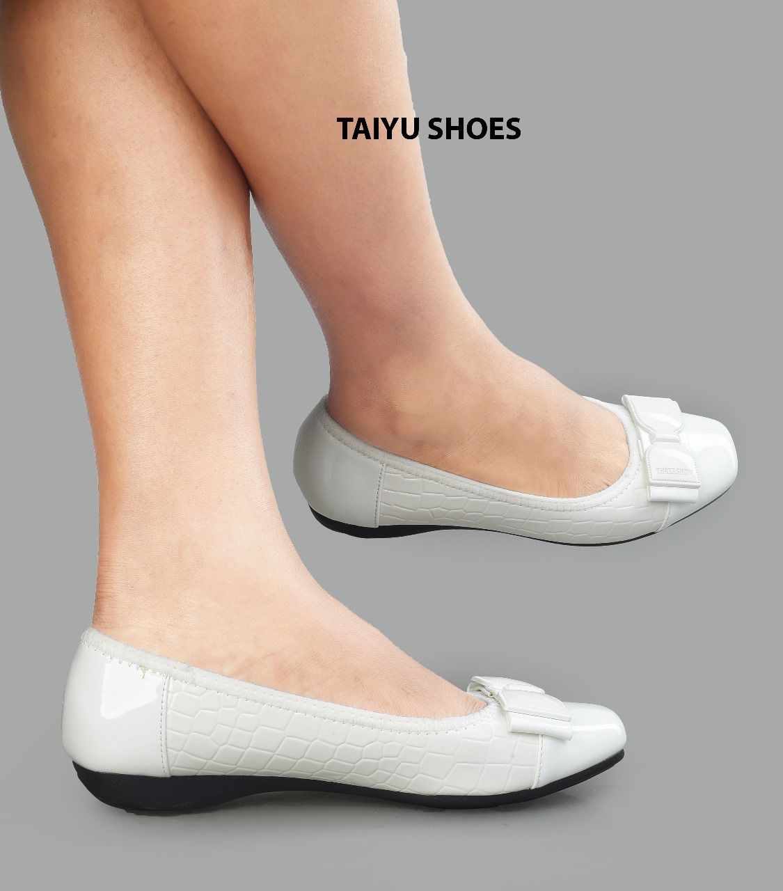 NEW ALERT LADIES FLAT SHOES  🔥🔥 HIGH Q UALITY FASSIONED LADIES FLATS DESIGNED TO TURN HEADS AND  LIFT YOUR CONFIDENCE  ⚡ CONFORTABLE AND CLASSY LADIES FLATS   ❤‍🔥 ALL COLOURS AVAILABLE❤‍🔥⭐
