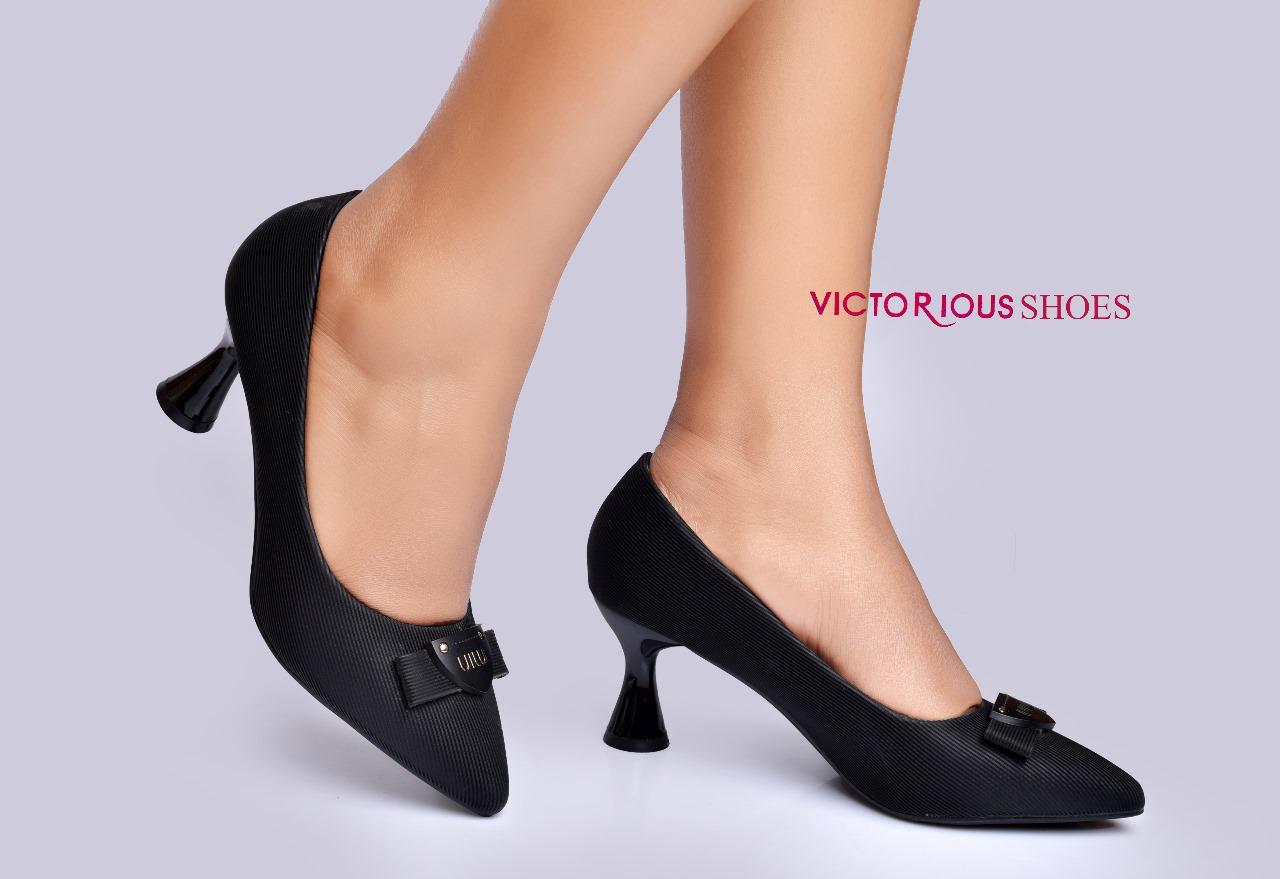 ⚡VICTORIOUS SHOES ⚡ORIGINAL/ NEW ARRIVAL/LATEST WOMEN HEEL🔥 High quality classic women heels affodable suend heels🥰 Mid high heels making them comfortable for walking in all places🥰very cute😘⚡