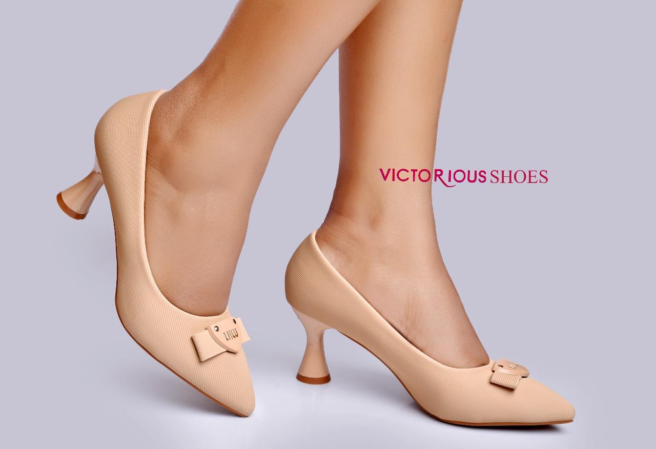 ⚡VICTORIOUS SHOES ⚡ORIGINAL/ NEW ARRIVAL/LATEST WOMEN HEEL🔥 High quality classic women heels affodable suend heels🥰 Mid high heels making them comfortable for walking in all places🥰very cute😘⚡