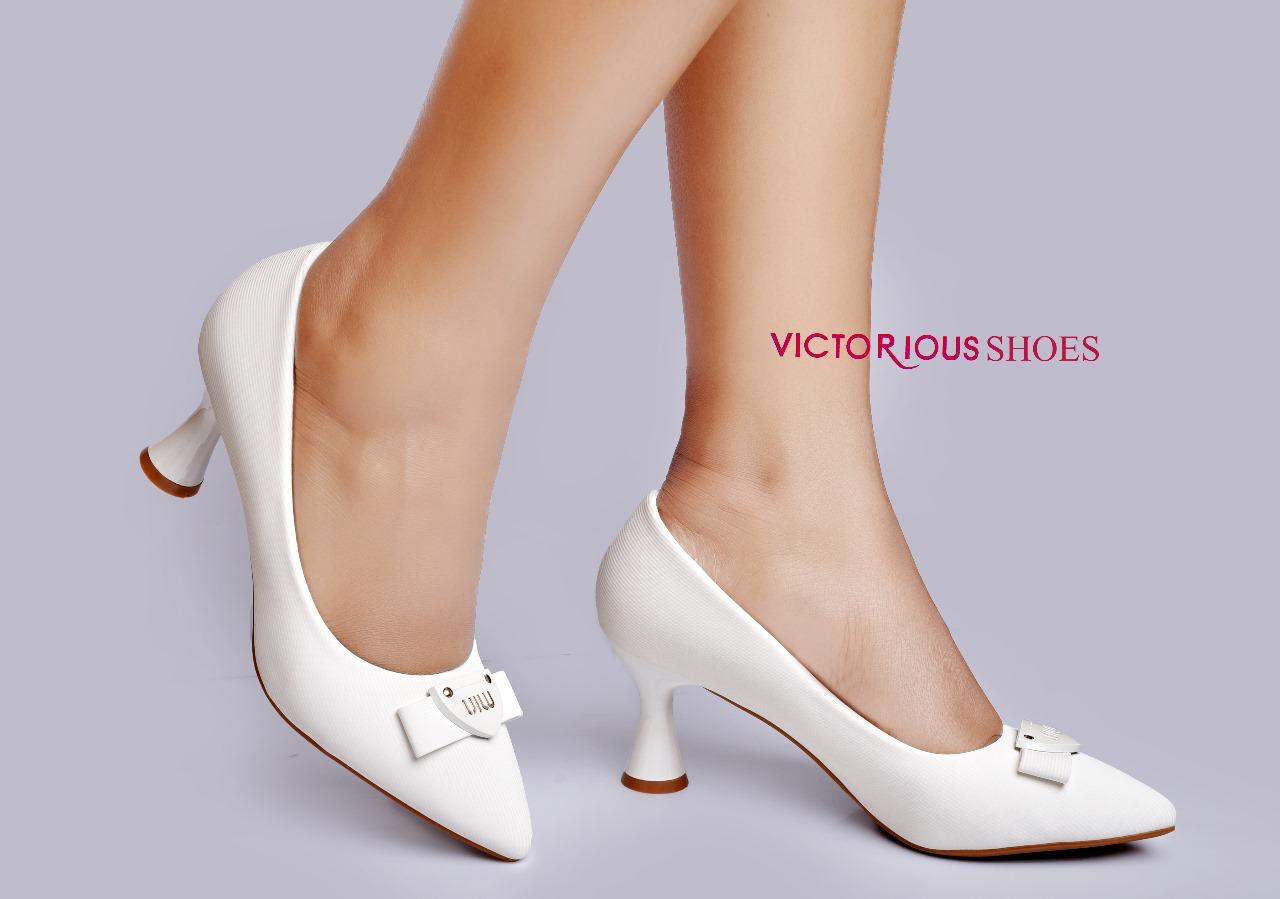 ⚡VICTORIOUS SHOES ⚡ORIGINAL/ NEW ARRIVAL/LATEST WOMEN HEEL🔥 High quality classic women heels affodable suend heels🥰 Mid high heels making them comfortable for walking in all places🥰very cute😘⚡