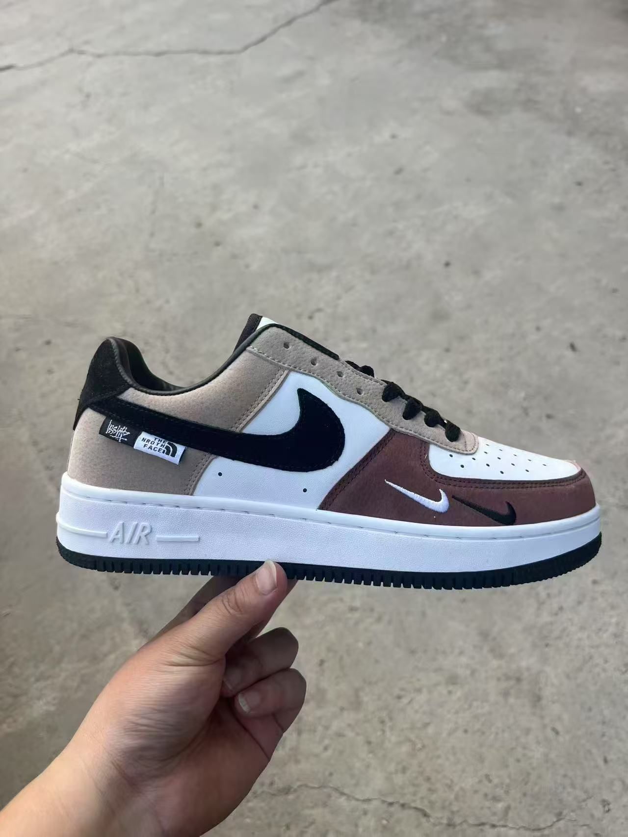 ⚡CLASSIC AIRFORCE I SHOES 💯High quality youths UNISEX airforce 1 classic fashioned durable all sizes shoes 🔥boys /girls shoes with double leather sole .Very cute as pictured❤️