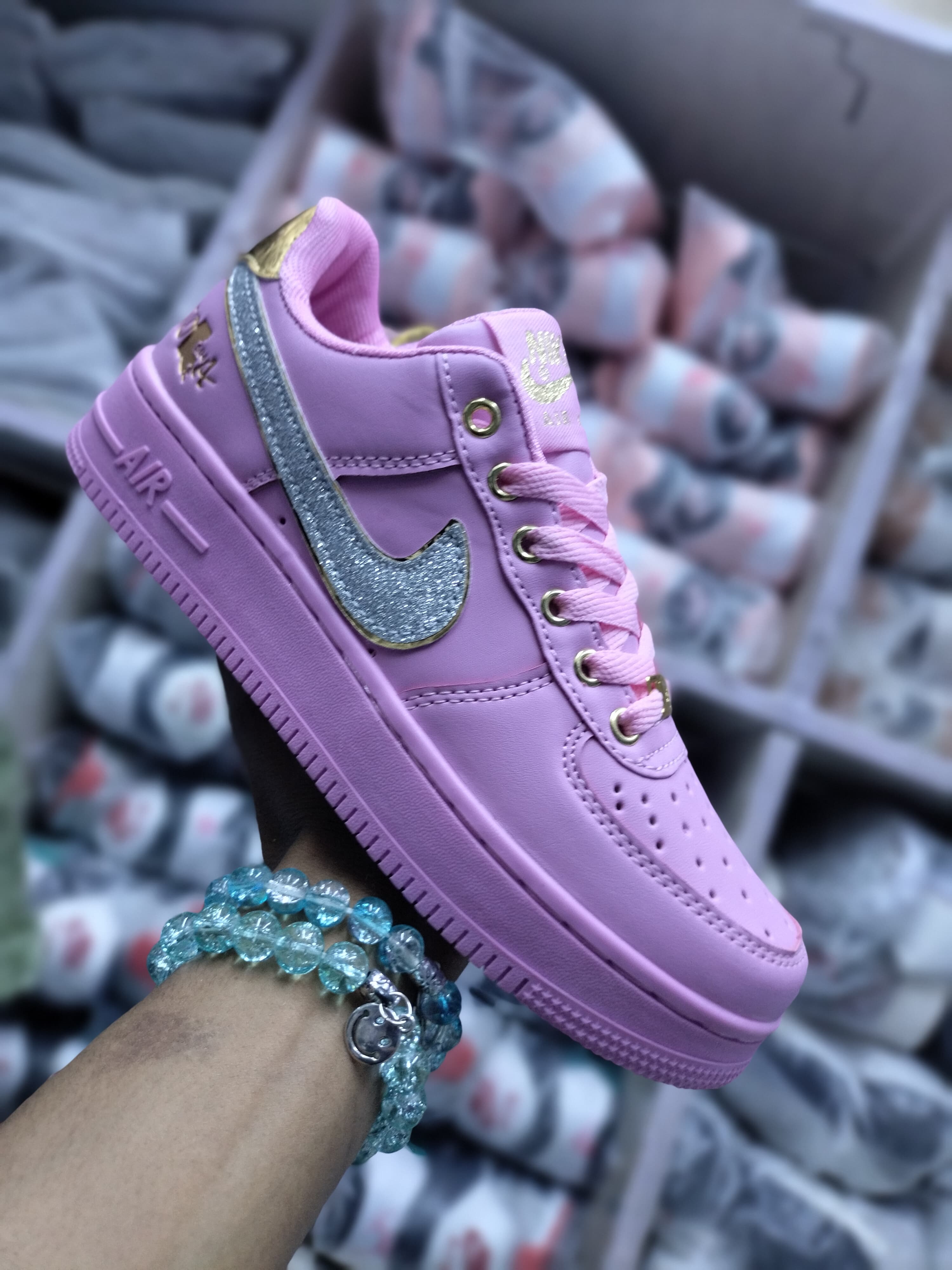 ⚡NEW ARRIVAL NOLA WHITE,PINK,BLACK⚡ladies Sneakers ⚡ step up with style with this new girl shoes in town💯 grab yours today to walk with confidence also available in all colors and sizes from 37-42⭐