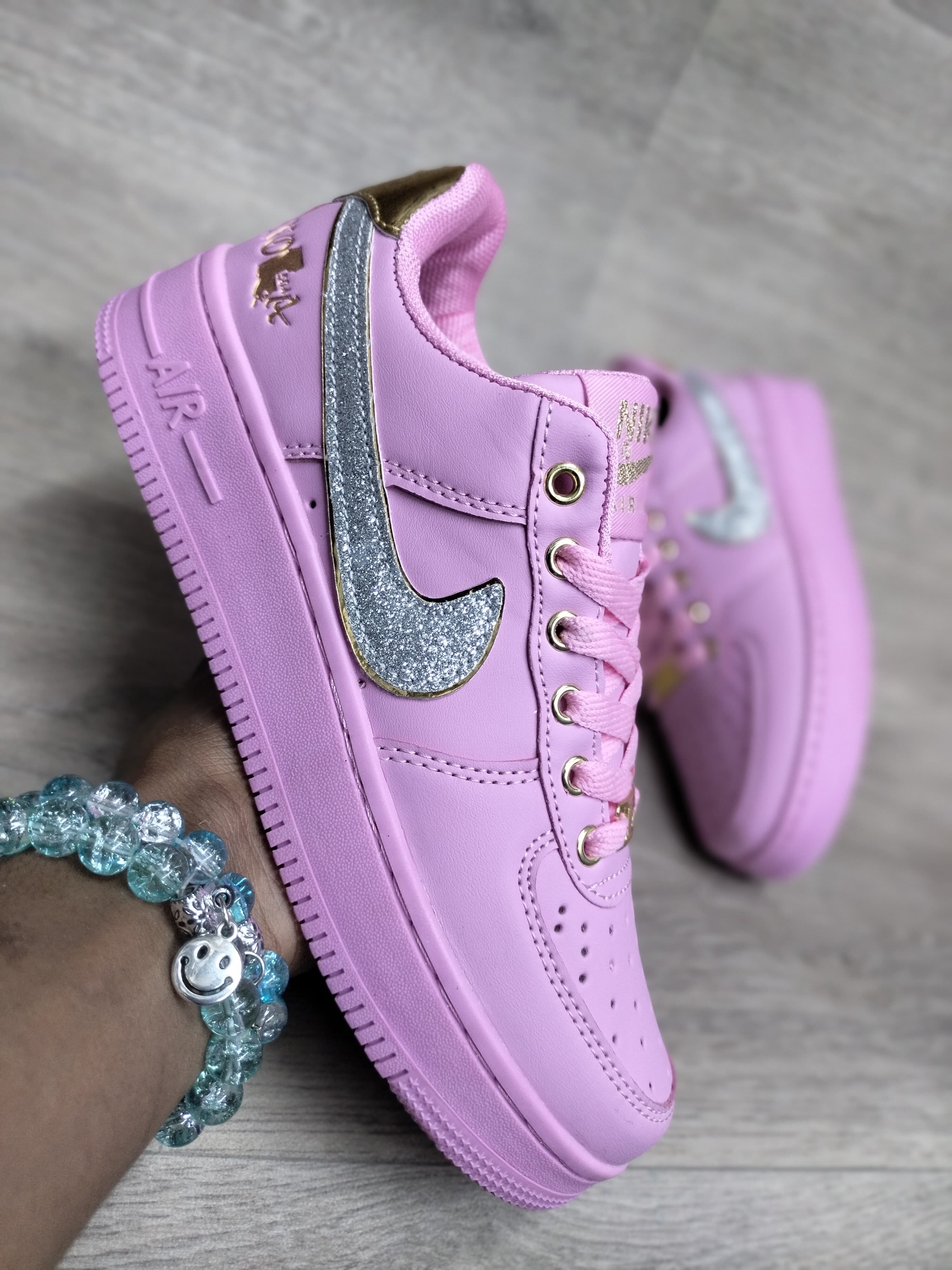 ⚡NEW ARRIVAL NOLA WHITE,PINK,BLACK⚡ladies Sneakers ⚡ step up with style with this new girl shoes in town💯 grab yours today to walk with confidence also available in all colors and sizes from 37-42⭐