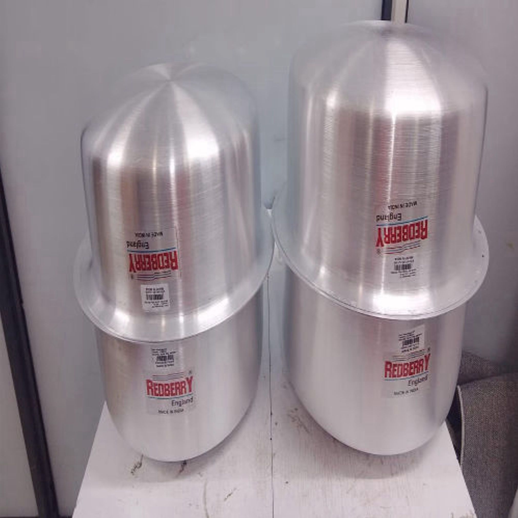 4 pc  alluminium sufuria /Cookware set is made of and pure aluminum encapsulated in the base for fast and even heating and  cooking performance