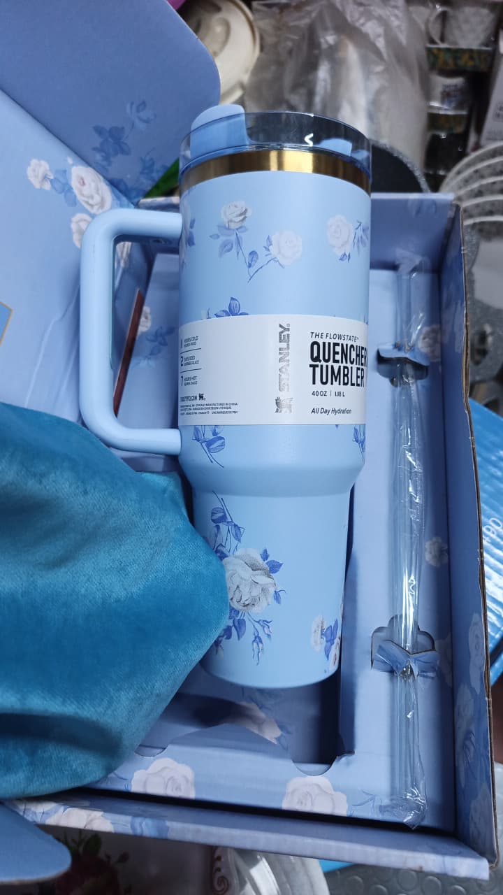 Special Limited Offer 🔥🔥🔥🔥🔥🔥Original Floral Stanley cup tabler🔥🔥🔥🔥🔥🔥 very quality durable and portable Stanley cup capacity 1200ml