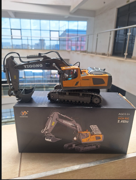 Remote Control Excavator Truck Toy – Rechargeable RC Construction Vehicle with Realistic Digging Action