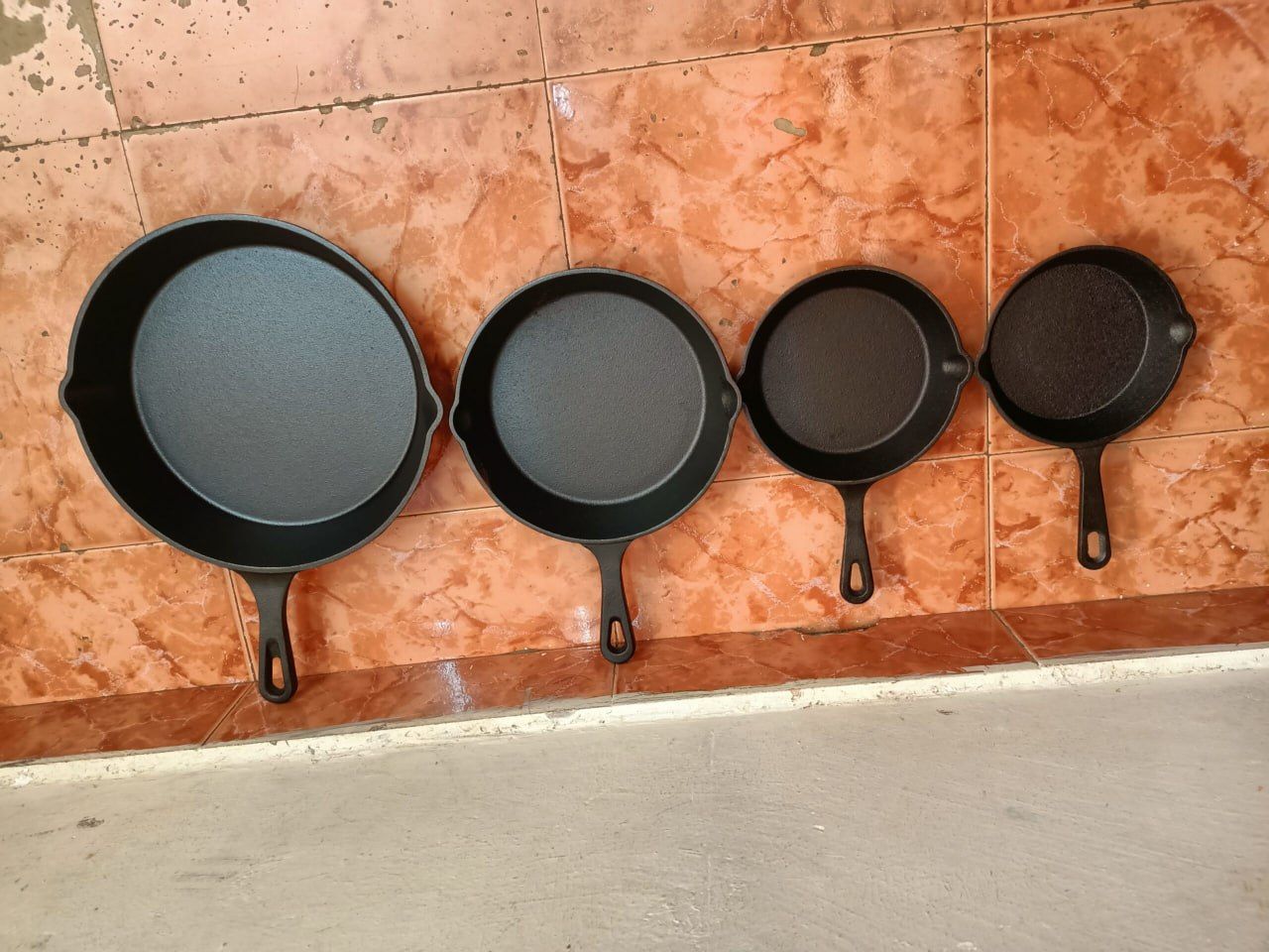 4 PC Set Heavy & Premium Cast Iron Frying Pan Cooking skillet Egg Steak Fry Pan