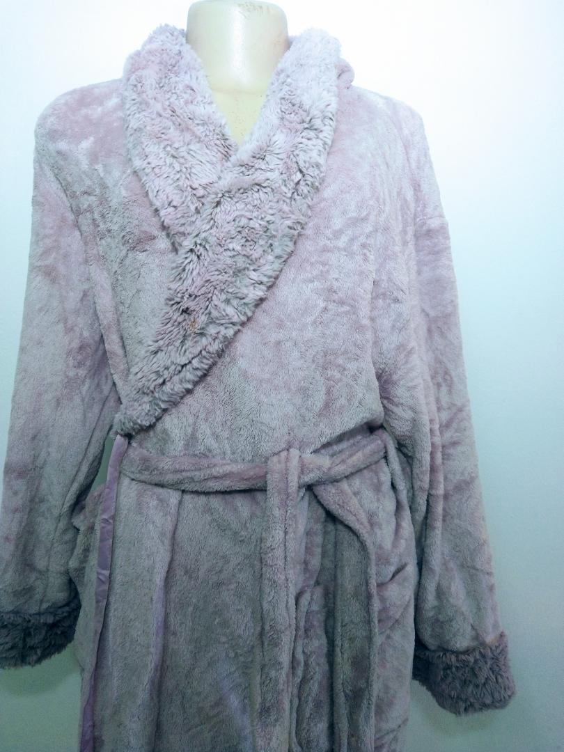 Soft Fleece Cotton Fashion Luxury UNISEX Bathrobe With Long Shawl Collar Flush Robe Bathroom Accessory With Detachable Outer Belt Hanging Loop Soft Touch Sexy V-neck used for Bathing Spa or Hotel