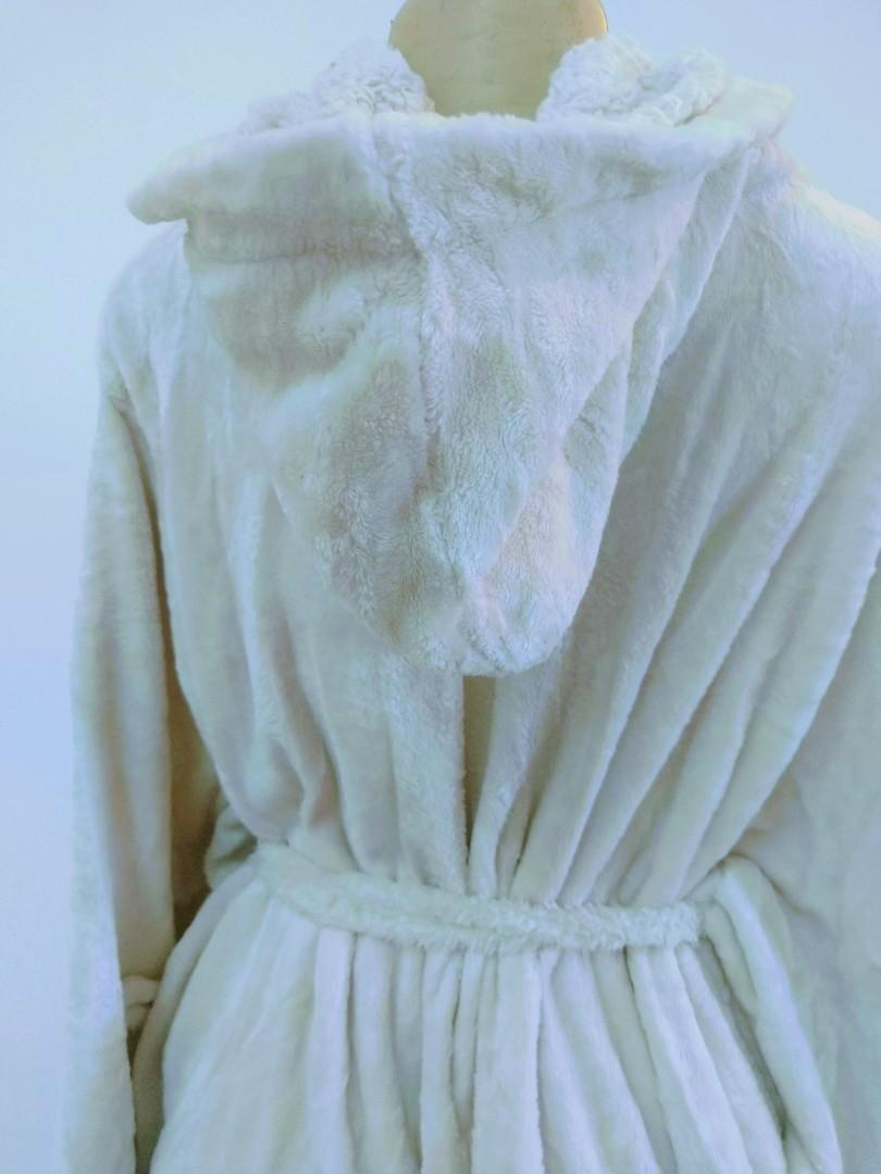 Soft Fleece Cotton Fashion Luxury UNISEX Bathrobe With Long Shawl Collar Flush Robe Bathroom Accessory With Detachable Outer Belt Hanging Loop Soft Touch Sexy V-neck used for Bathing Spa or Hotel