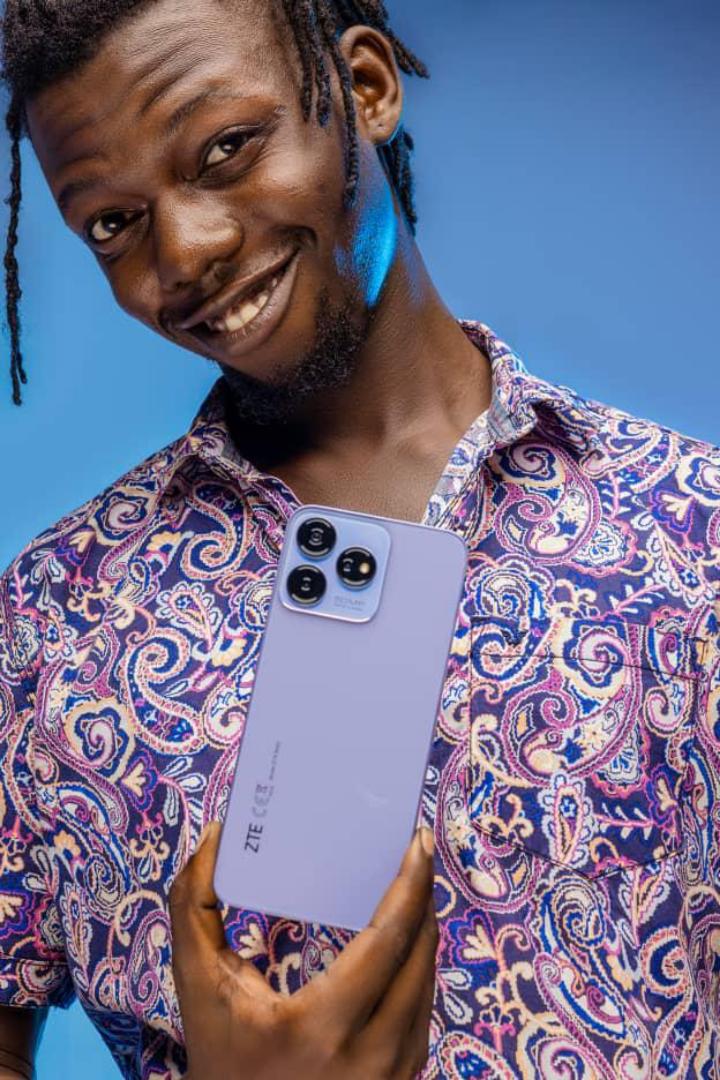 Buy ZTE Blade V50 Design 4G Android smartphone. Features 6.6″ display, Unisoc T606 chipset, 5000 mAh battery, 256 GB storage, 8 GB RAM.
RAM: 18GB
Internal Storage: 256GB
Display: 6.67 inches
OS: Andro