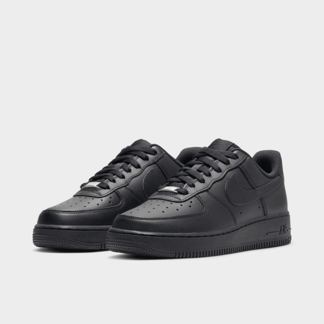 🔥(ON OFFER) LEATHER AIR FORCE 1 BLACK, COLOUR TRIPPLE BLACK ,HIGH QUALITY SNEAKERS. AIRFORCE 1 white JORDAN Best shop for Airforce, Air jordan, Airmax tn, Air force sneakers) GENERIC
