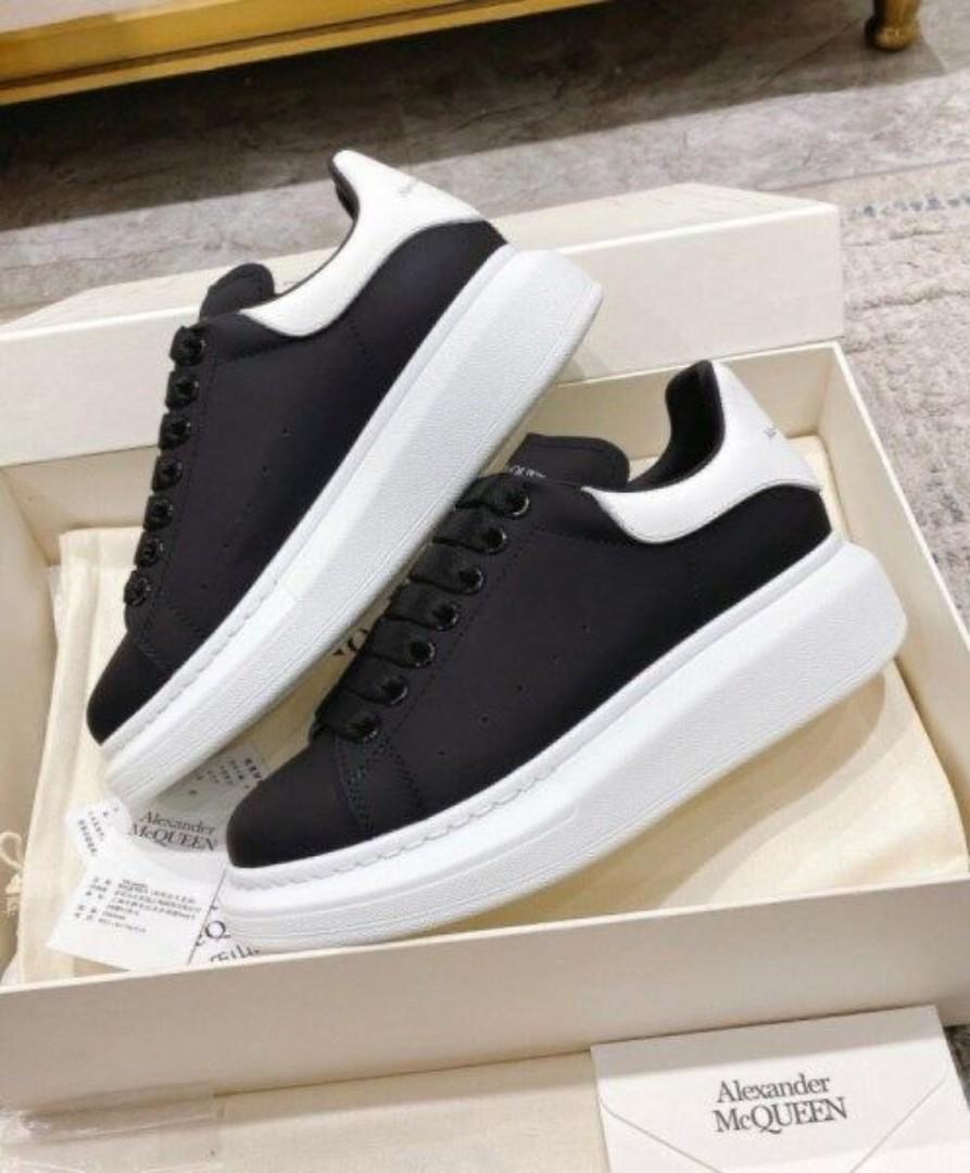 🔥 🔥(ON OFFER) ALEXANDER MCQUEEN BLACK &W WHITE CLASSIC MENS CASUAL SHOES, BLACK CASUAL AND OFFICIAL BOOTS SHOES,  LEATHER (BEST SHOP FOR LOAFERS, OFFICIALS, CASUALS, SNEAKERS) GENERIC