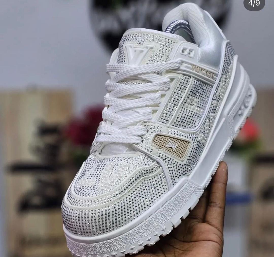 🔥 🔥( ON OFFER ) LV Trainer Maxi Glitter sneaker (LOUIS VUITTON) iconic LV Trainer sneaker with a fashionable, oversized fit. Best shop for Jordans, Airforce, SNEAKERS. GENERIC
