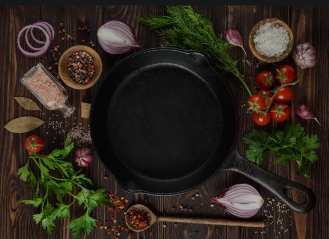 4 pieces of Cast Iron Frying Pans – Heavy-Duty Non-Stick Skillet for Egg, Steak & Stir-Fry | 16CM/20CM/26CM Sizes | For Gas, Induction, Halogen, Electric & More