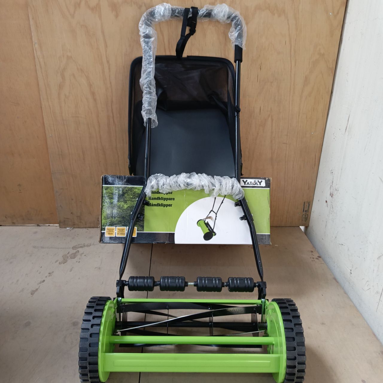 Manual lawn mower 16"