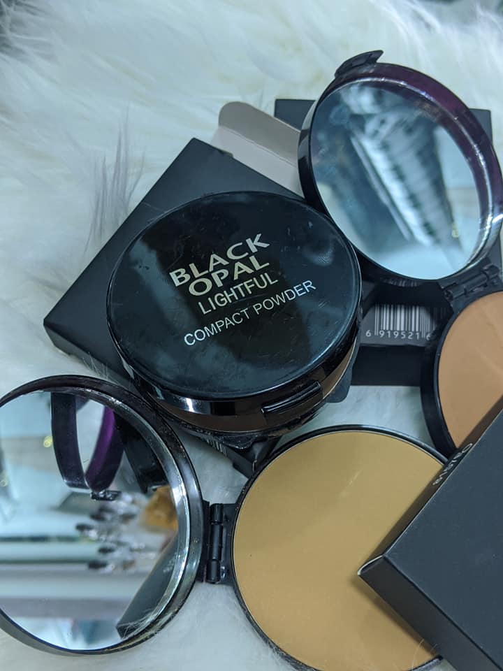 Black Opal  Foundation Matte Finish Powder With Foundation, Mirror & Makeup Sponge INSIDE