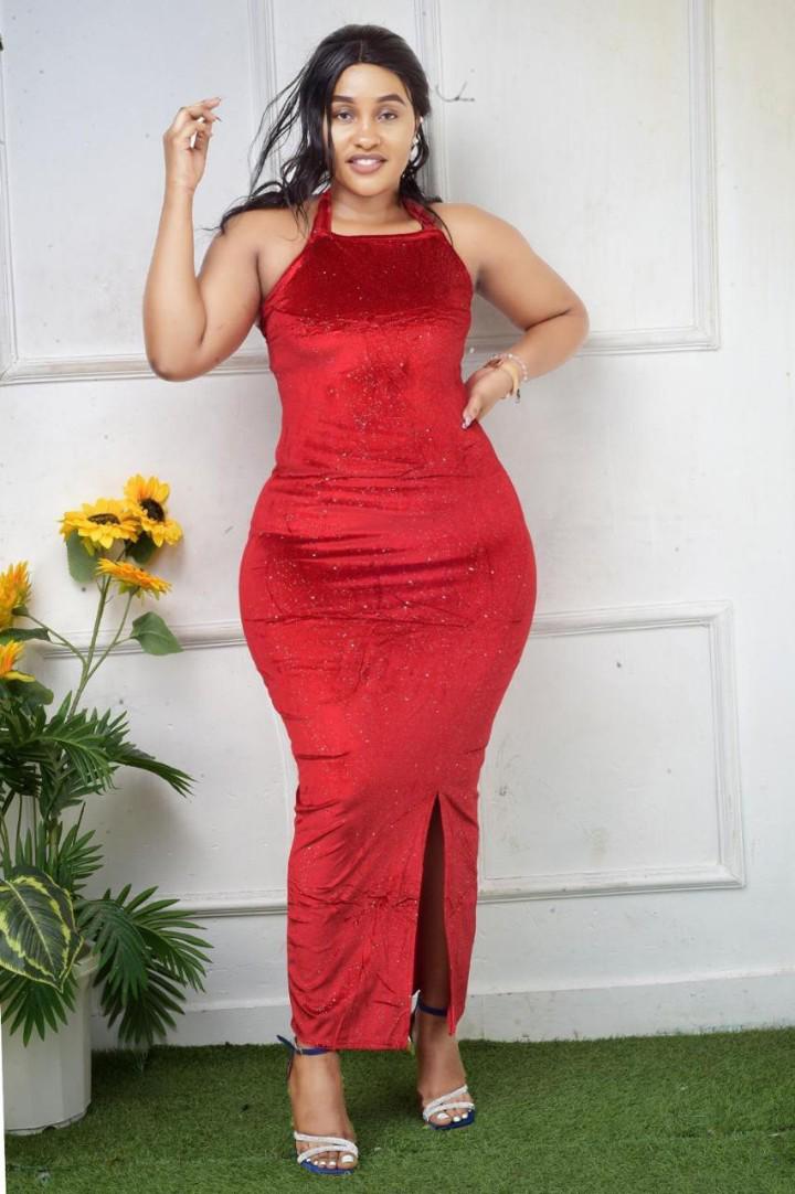 Elegant Curve-Hugging Red Sparkle Halter Neck Sleeveless Evening Maxi Dress for Women – Bodycon Slit Gown for Parties, Weddings, Birthdays, Dinners & Special Occasions