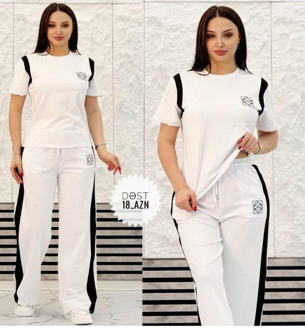 Trendy Women’s White Two-Piece Sportswear Set – Casual Short Sleeve Top & Wide-Leg Pants with Black Side Stripes | Stylish, Comfortable, and Affordable Everyday Outfit for Fitness, Travel & Leisure