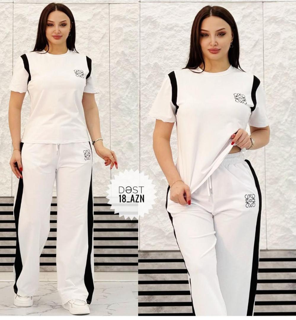 Trendy Women’s White Two-Piece Sportswear Set – Casual Short Sleeve Top & Wide-Leg Pants with Black Side Stripes | Stylish, Comfortable, and Affordable Everyday Outfit for Fitness, Travel & Leisure