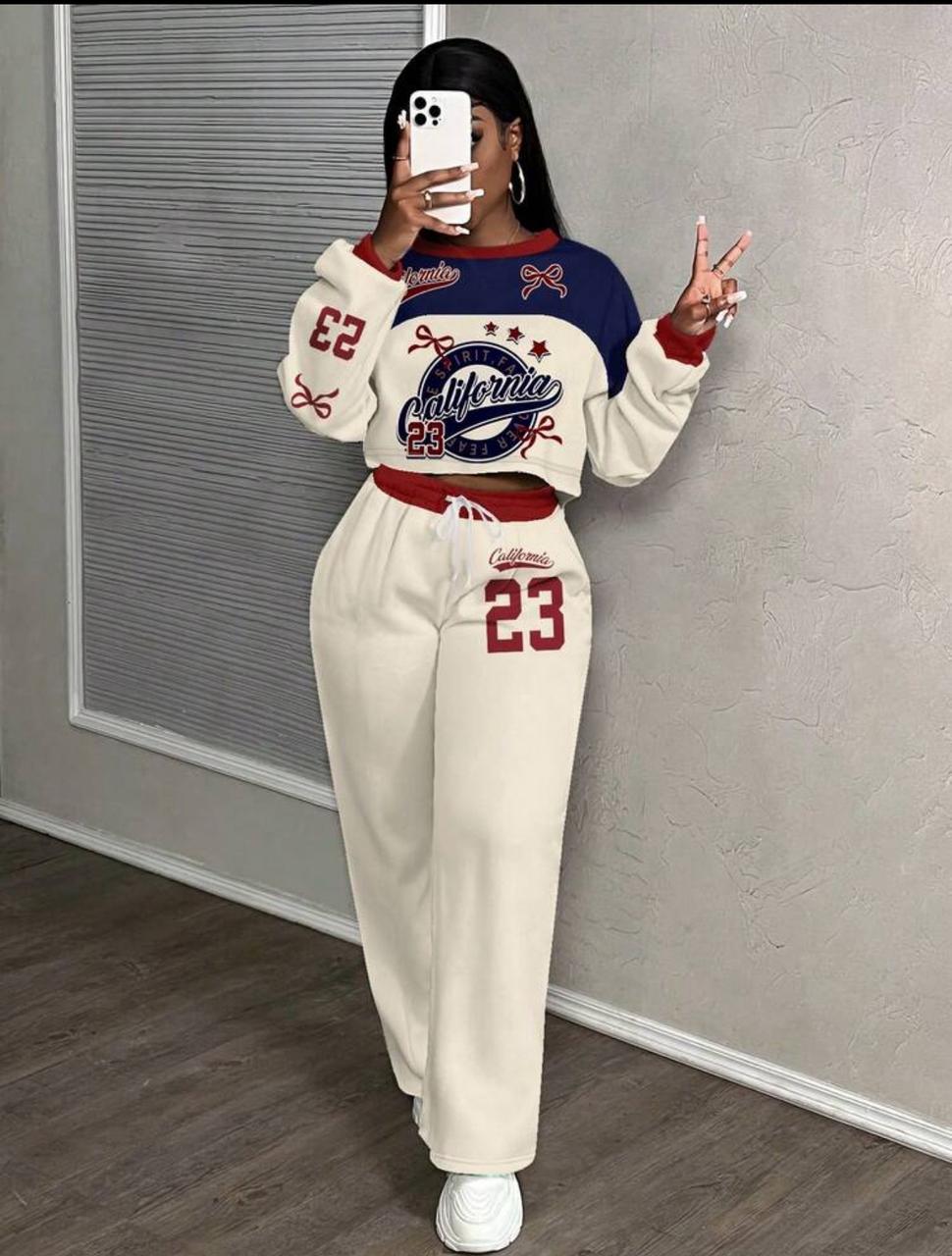 Women’s Sporty Two-Piece Matching Set – Long Sleeve Graphic Crop Sweatshirt & High-Waist Drawstring Jogger Pants with California Print, Soft Cozy Fabric, Trendy Streetwear Lounge Outfit for Casual Wea
