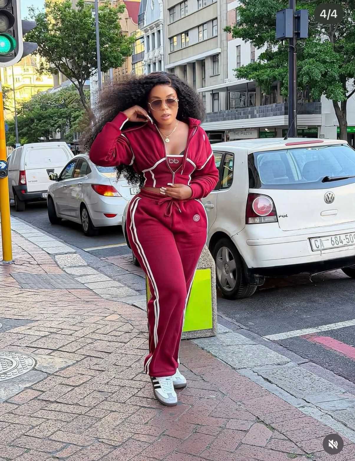 Women Casual Two Piece Tracksuit Set Crop Hoodie and Drawstring Jogger Pants Sporty Stripe Design Fashion Matching Outfit Comfortable Streetwear Lounge Set for Autumn Winter Daily Wear